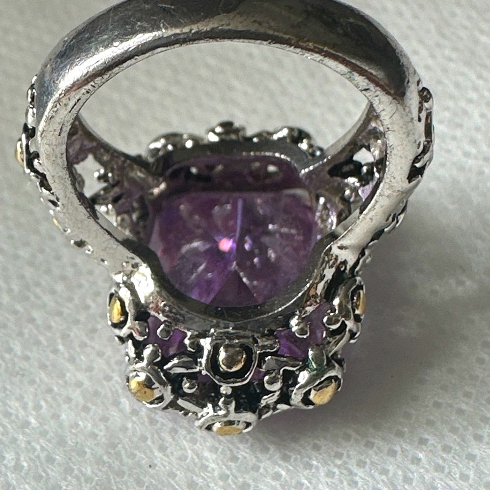 SALE-Vintage Large Amethyst Silver Ring - Picture 5 of 6